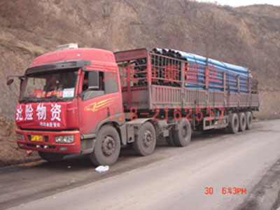 管道運(yùn)輸車輛到達(dá)礦區(qū)